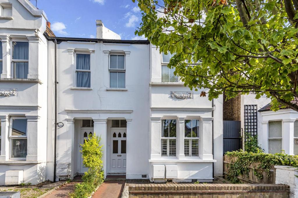 Effra Road, Wimbledon 2 bed flat £515,000