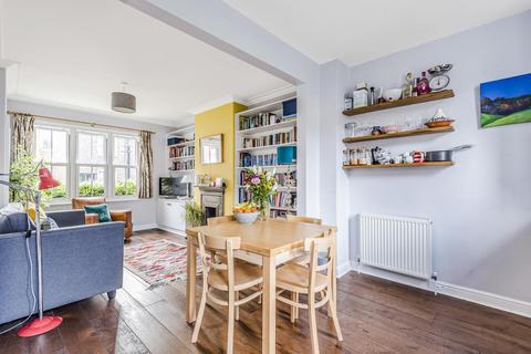 225 Derinton Road, London, SW17 8JD