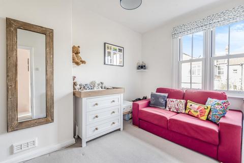 225 Derinton Road, London, SW17 8JD