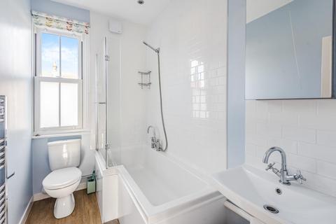 225 Derinton Road, London, SW17 8JD