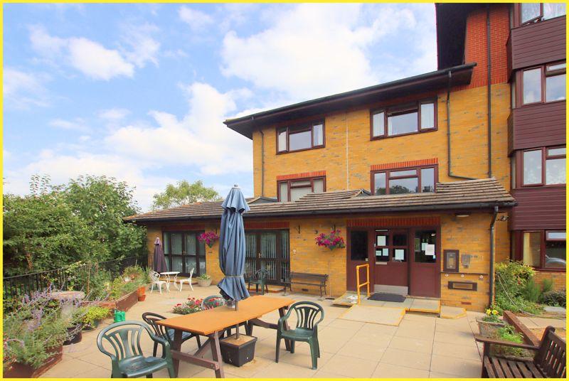 Red Lodge Road, West Wickham 1 bed apartment £750 pcm (£173 pw)