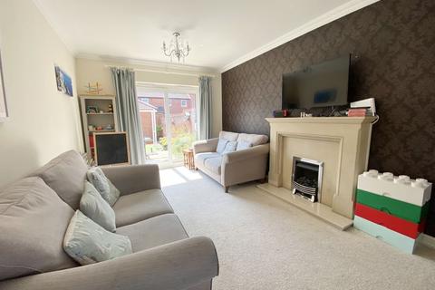 9 Thacker Drive, Lichfield, WS13 6NS