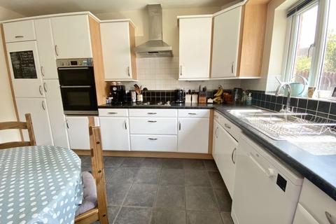 9 Thacker Drive, Lichfield, WS13 6NS