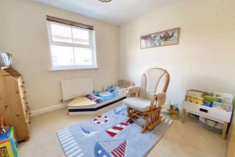 9 Thacker Drive, Lichfield, WS13 6NS