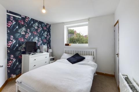 2 bedroom cottage for sale, Banbury Road, Brackley