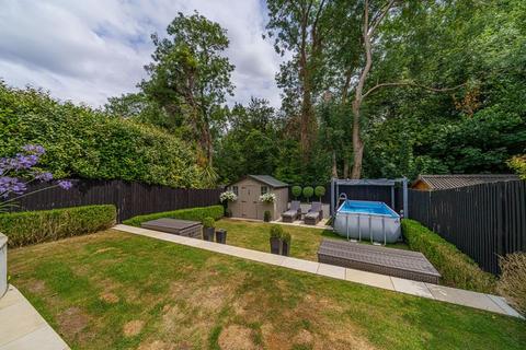 15 Kent Close, Orpington, BR6 7HD