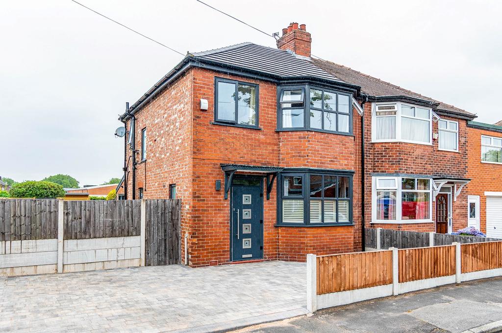Malvern Avenue, Urmston, Manchester, M41 3 bed semidetached house £375,000
