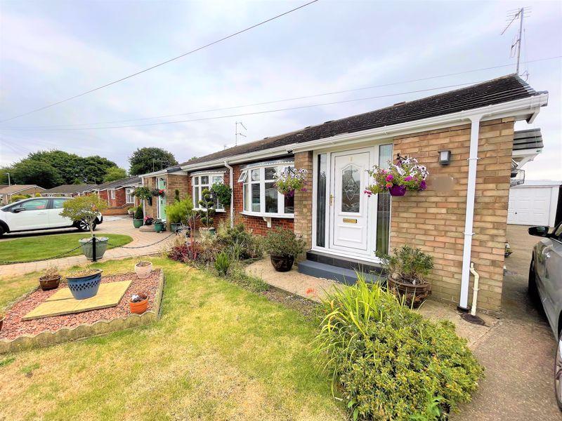 Fulford Crescent, Hull, HU10 2 bed semidetached bungalow £220,000