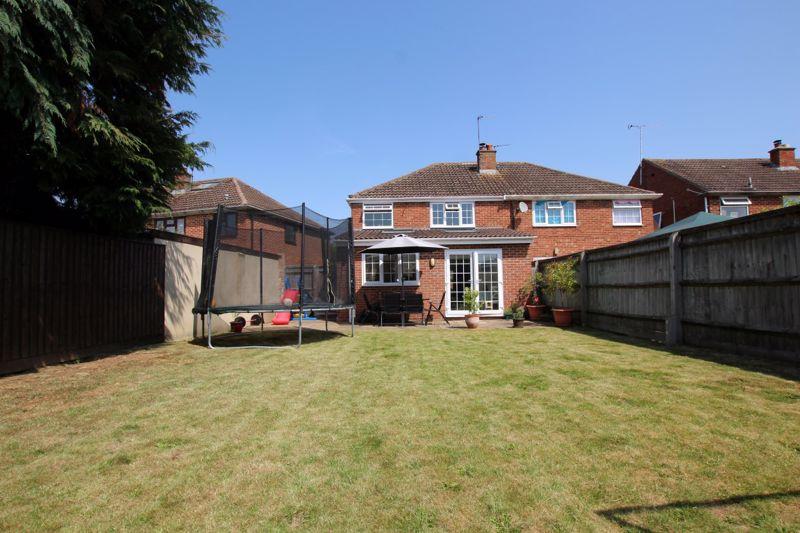 Beech Crescent KIDLINGTON 3 bed semi-detached house - £450,000