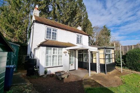 Dell Cottage, 110 Deanway, Chalfont St Giles, HP8 4LQ