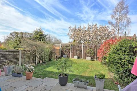 8 Captain Cook Close, Chalfont St Giles, HP8 4DS