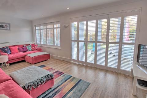 8 Captain Cook Close, Chalfont St Giles, HP8 4DS