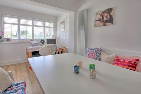 8 Captain Cook Close, Chalfont St Giles, HP8 4DS