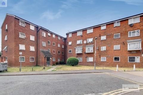 2 bedroom apartment to rent, Gurney Close, Barking