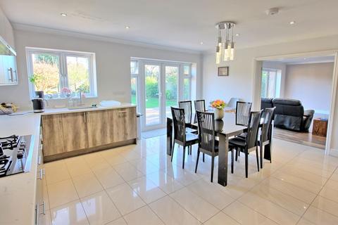 Lynwood Hedgerow, Chalfont St Peter, Gerrards Cross, SL9 0HD