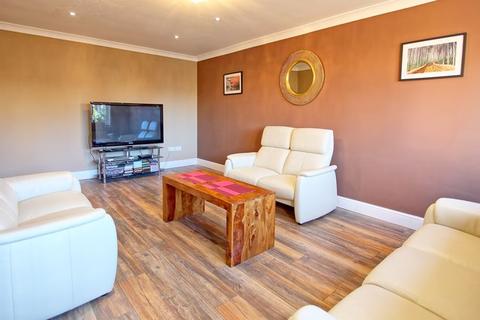 Lynwood Hedgerow, Chalfont St Peter, Gerrards Cross, SL9 0HD