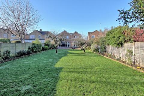 Lynwood Hedgerow, Chalfont St Peter, Gerrards Cross, SL9 0HD