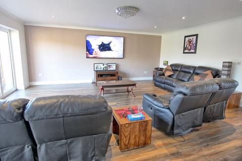 Lynwood Hedgerow, Chalfont St Peter, Gerrards Cross, SL9 0HD