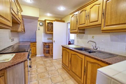 10 Fleetwood Close, Chalfont St Giles, HP8 4DP