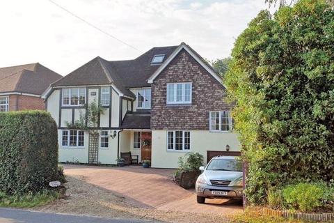 57 Bottrells Lane, Chalfont St Giles, HP8 4EY