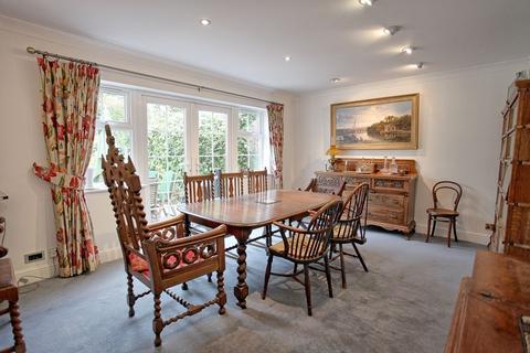 57 Bottrells Lane, Chalfont St Giles, HP8 4EY
