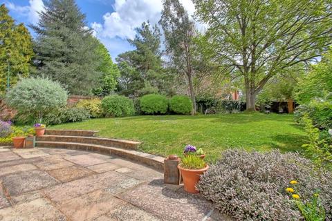 74 Kings Road, Chalfont St Giles, HP8 4HN