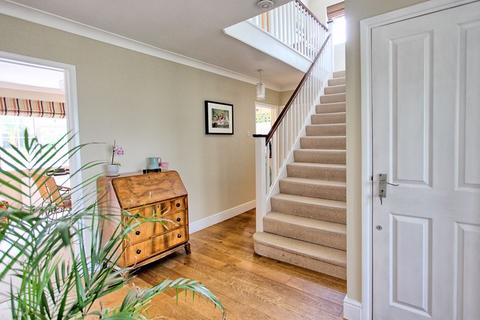 74 Kings Road, Chalfont St Giles, HP8 4HN