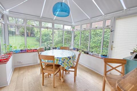 74 Kings Road, Chalfont St Giles, HP8 4HN