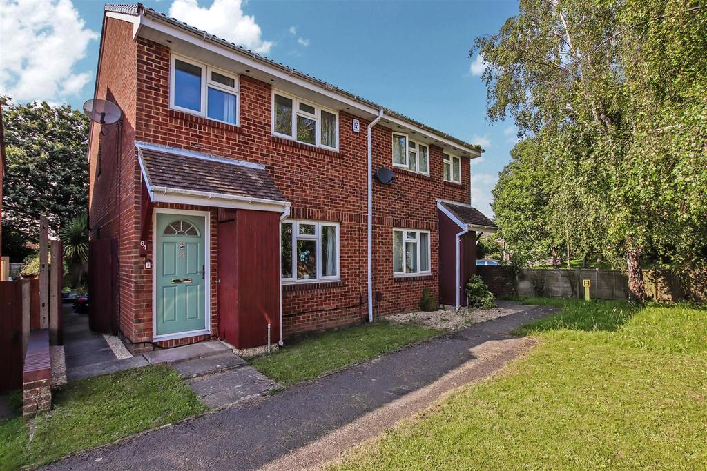 Woodrush Crescent, Locks Heath... 3 bed house £1,350 pcm (£312 pw)
