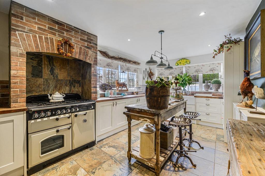 Rosehill Avenue, Burnley 4 bed detached house £399,950
