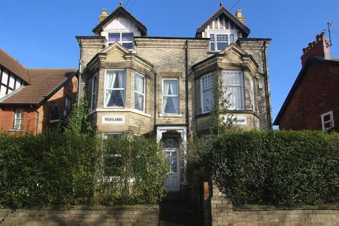 2 bedroom flat for sale, Cardigan Road, Bridlington