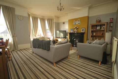 2 bedroom flat for sale, Cardigan Road, Bridlington