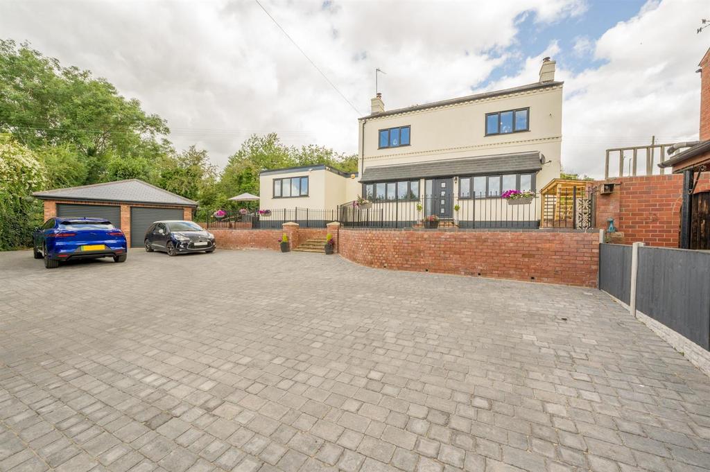 Kinver Lane, Caunsall, DY11 5YJ 4 bed detached house £650,000