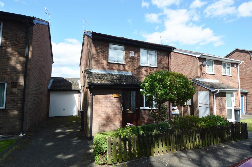 Sandhurst Close, Leicester 3 bed detached house £210,000