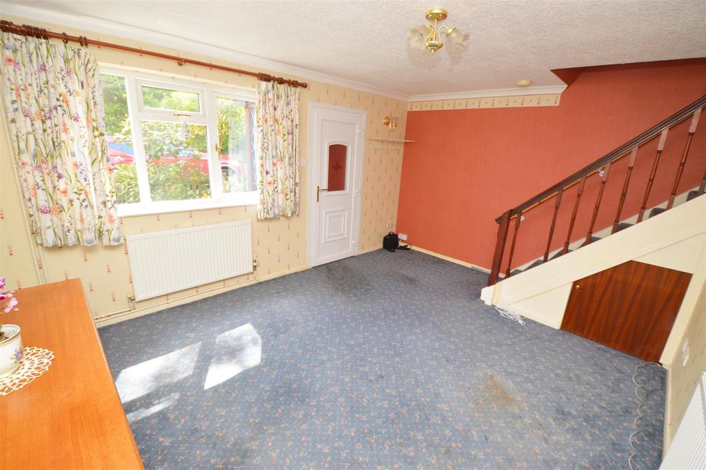 Sandhurst Close, Leicester 3 bed detached house £210,000