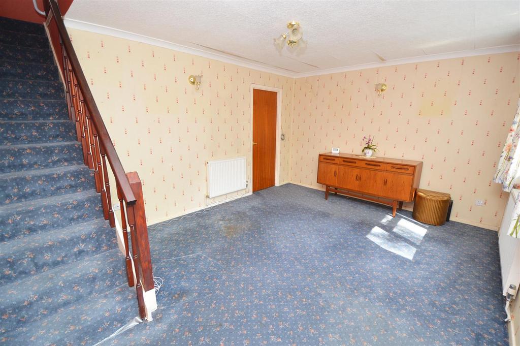 Sandhurst Close, Leicester 3 bed detached house £210,000
