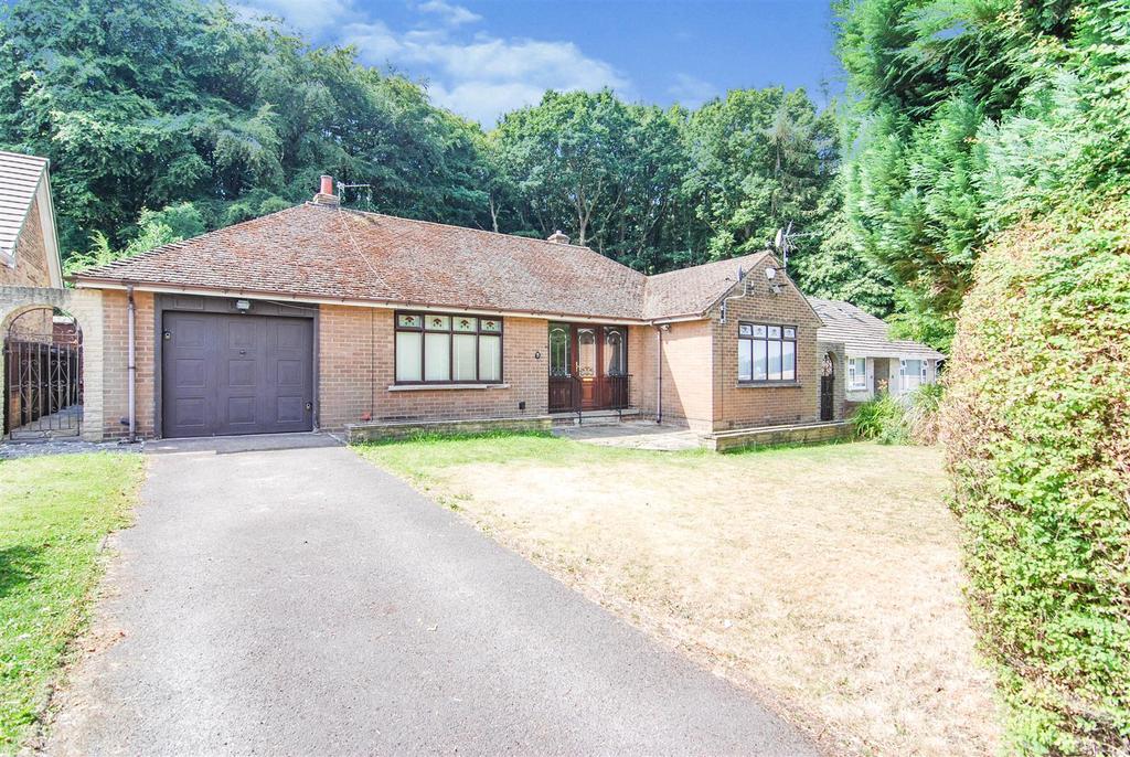 Dovecliffe Road, Wombwell, BARNSLEY 3 bed detached bungalow £240,000