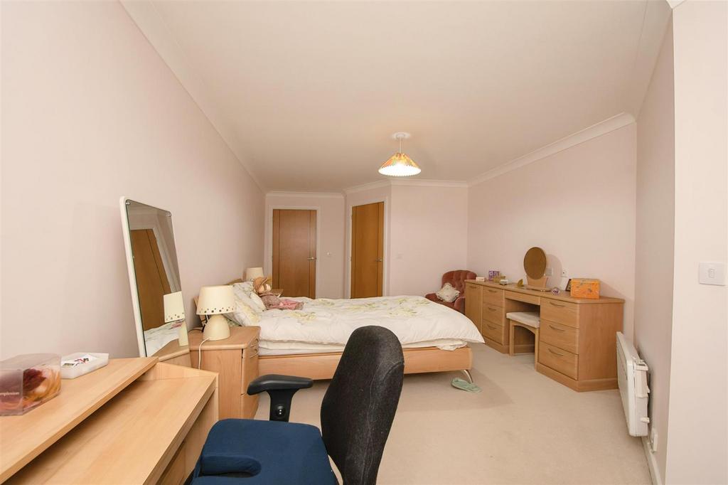 Bedroom En-suite(b).jpg