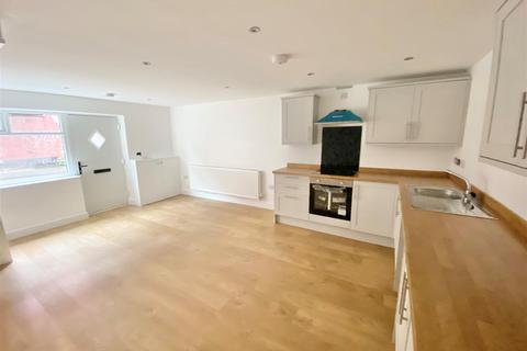 2 bedroom house for sale - Cross Street, Macclesfield