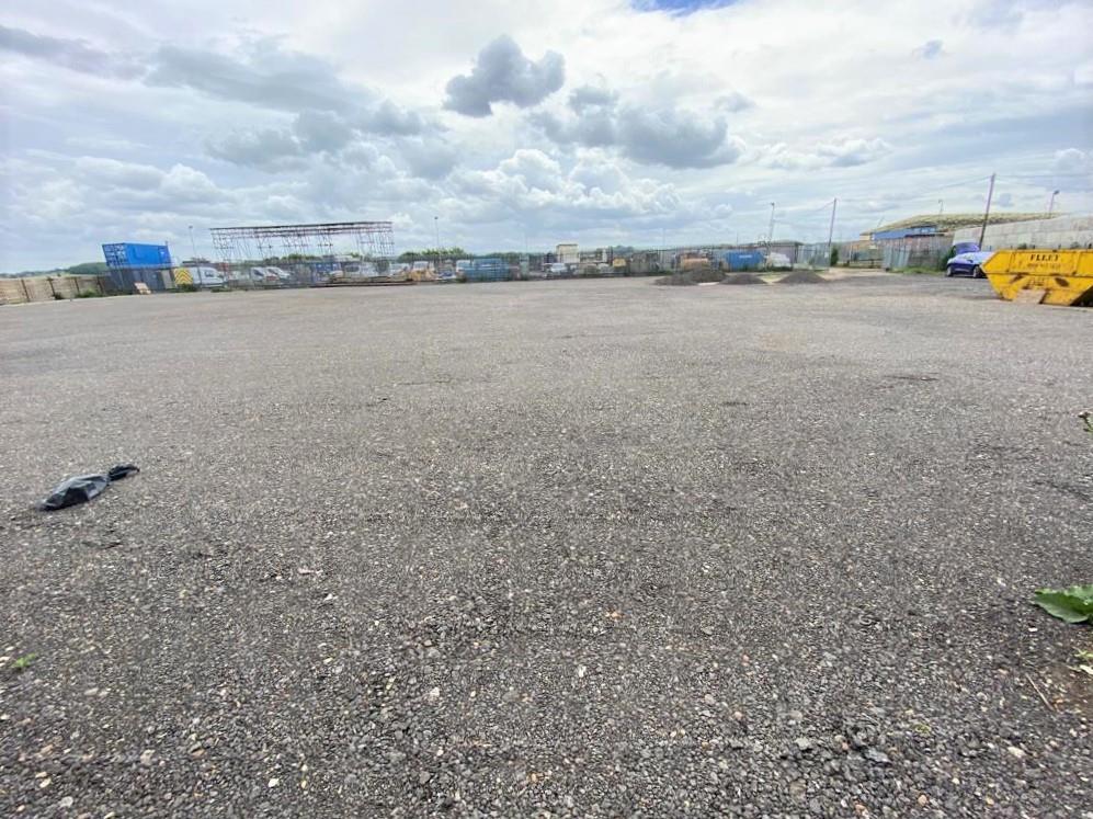 Queens Farm Road, Shorne, Gravesend Storage to rent £6,667 pcm (£