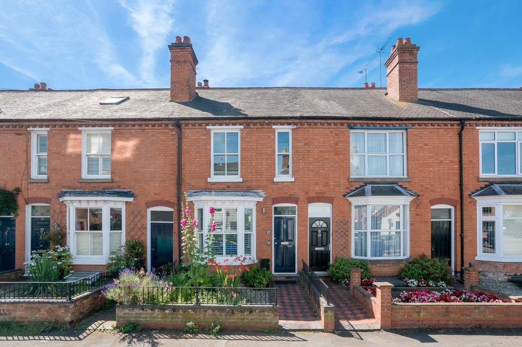 Sanctus Road, StratforduponAvon 2 bed terraced house £350,000