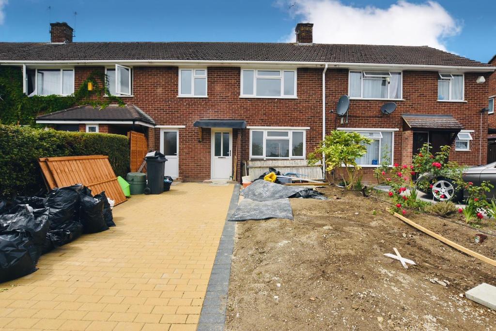 Gainsborough Road, Reading 3 bed house £1,350 pcm (£312 pw)
