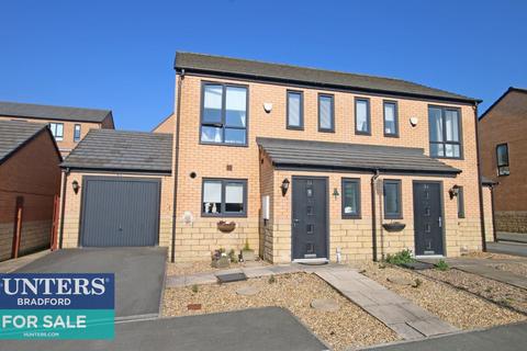 38 Daisy Fields, Bradford, BD2 1DZ