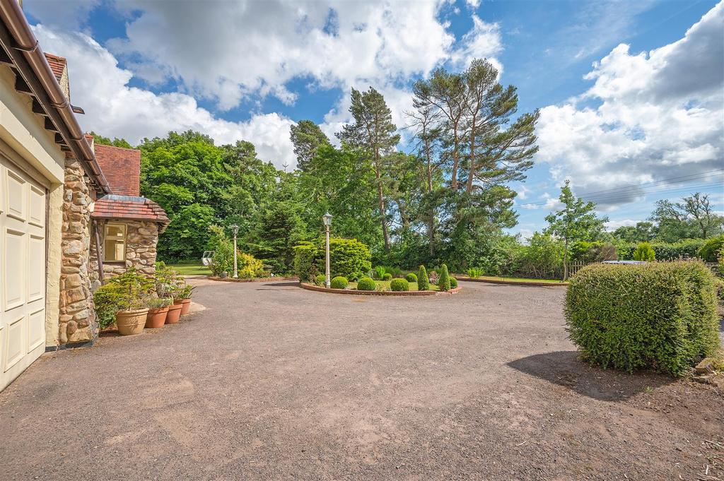 Wootton Lane, Balsall Common... 4 bed detached house £1,500,000