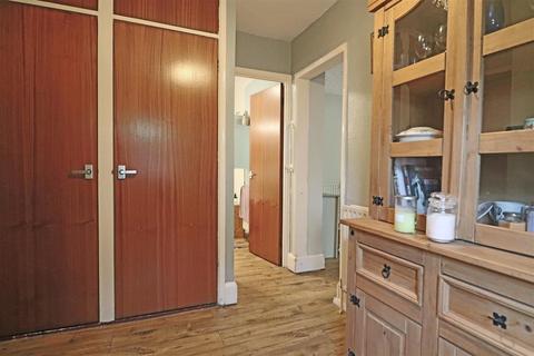 63 Alexander Road, Reigate, RH2 8EA