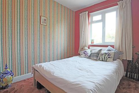63 Alexander Road, Reigate, RH2 8EA