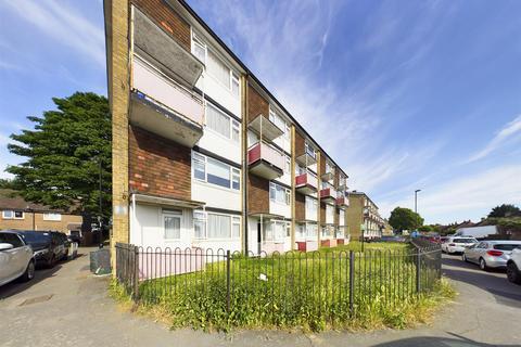 31 Warbank Crescent, New Addington, Croydon, CR0 0AY