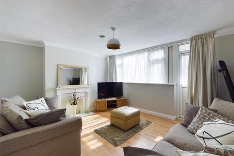 31 Warbank Crescent, New Addington, Croydon, CR0 0AY