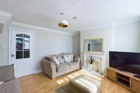 31 Warbank Crescent, New Addington, Croydon, CR0 0AY