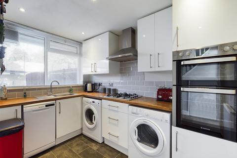 31 Warbank Crescent, New Addington, Croydon, CR0 0AY